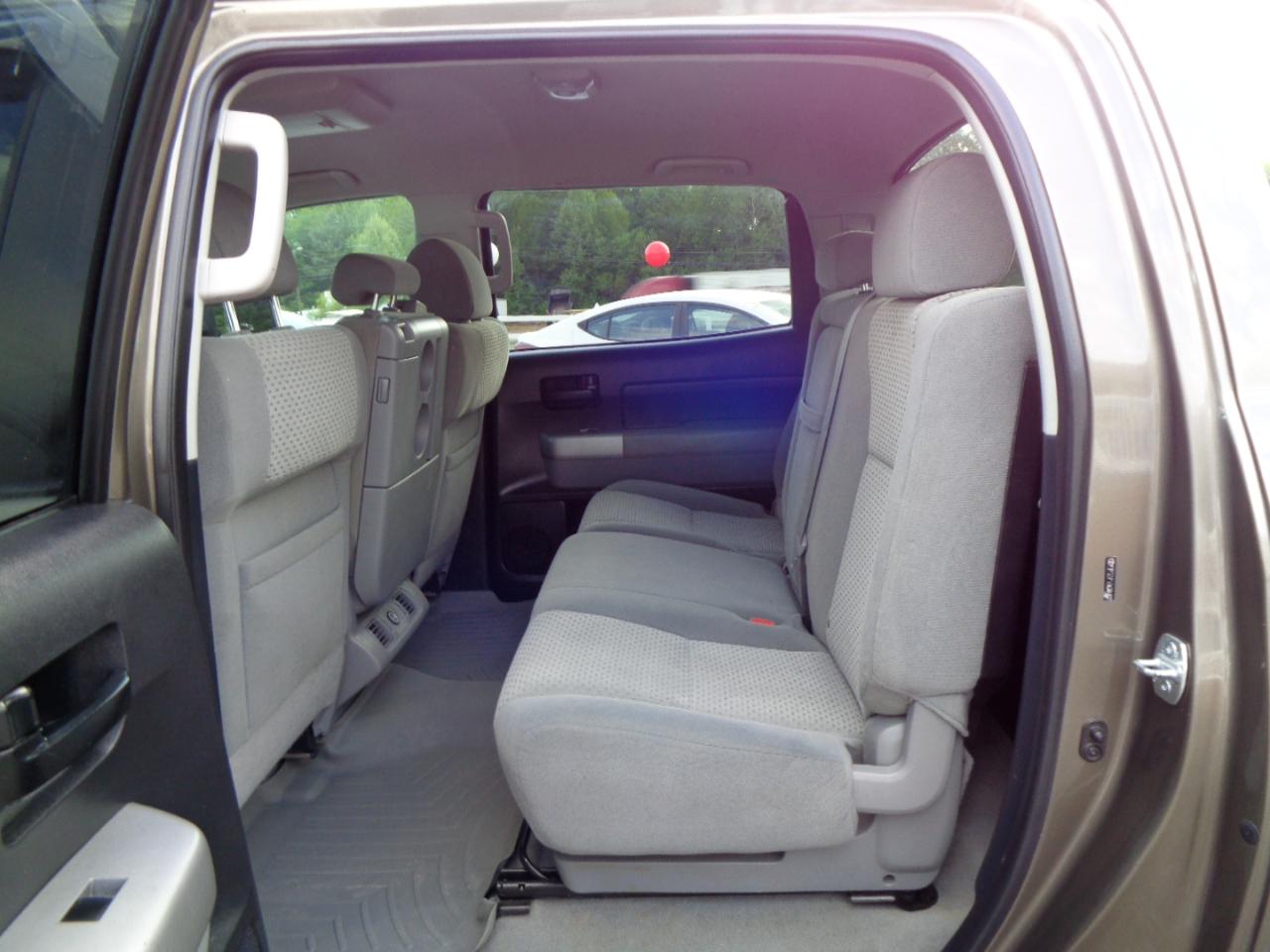 Toyota Tundra 4WD Truck CrewMax 5.7L V8 6-Spd AT (Natl) 2008