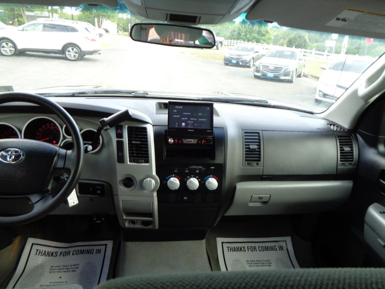 Toyota Tundra 4WD Truck CrewMax 5.7L V8 6-Spd AT (Natl) 2008