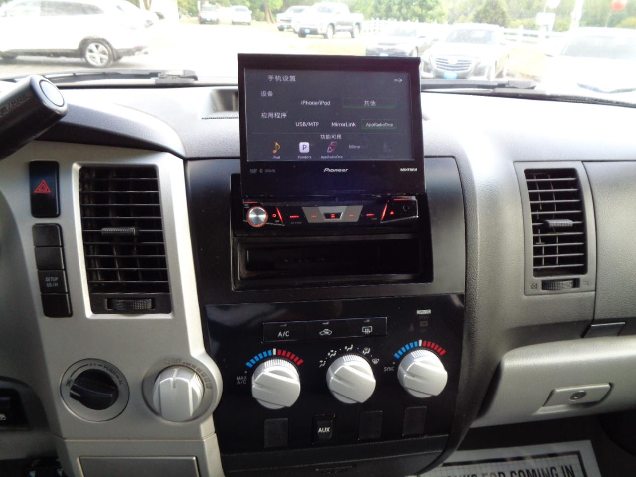 Toyota Tundra 4WD Truck CrewMax 5.7L V8 6-Spd AT (Natl) 2008