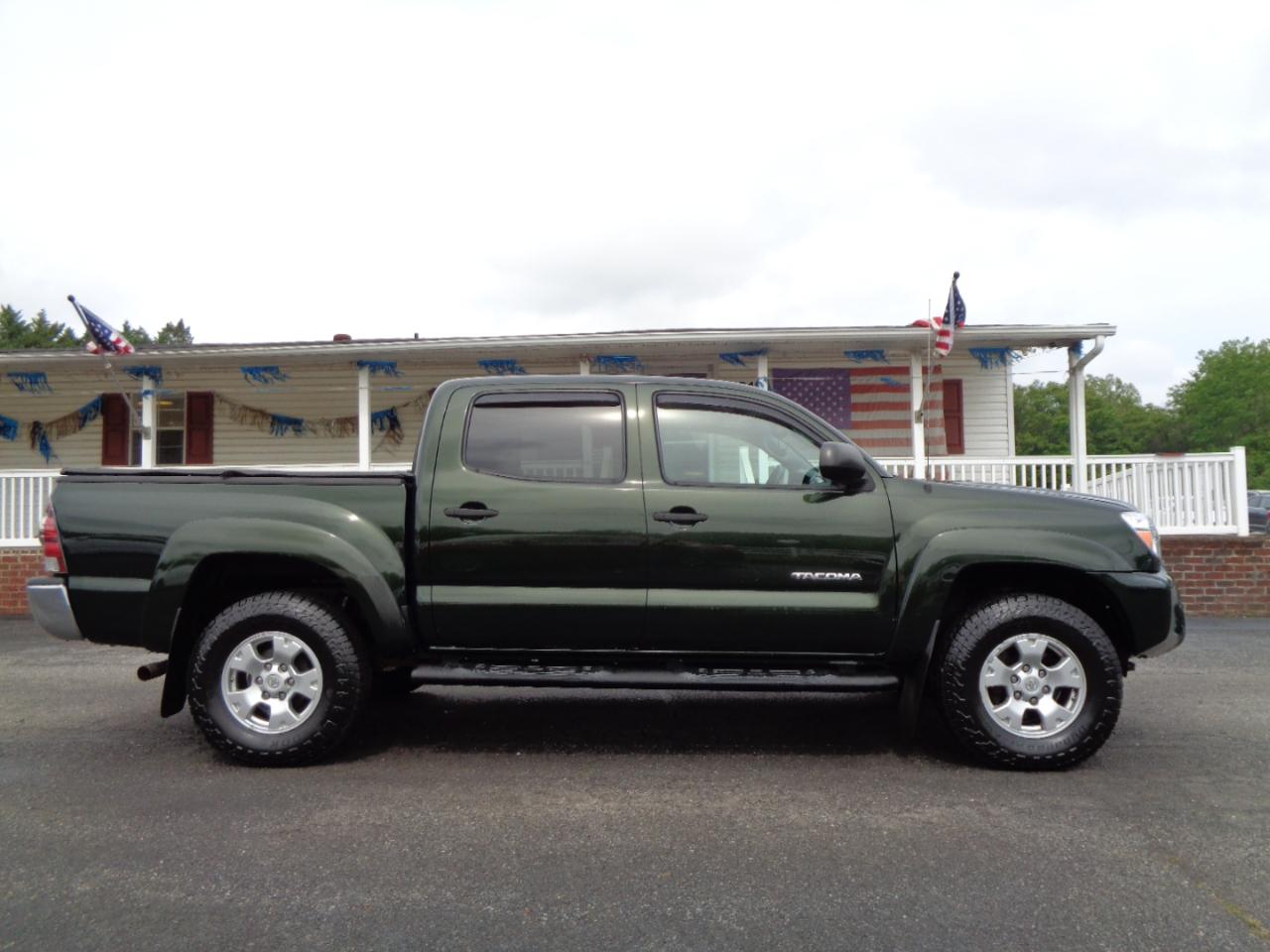 Toyota Tacoma 4WD Double Cab V6 AT (Natl) 2013