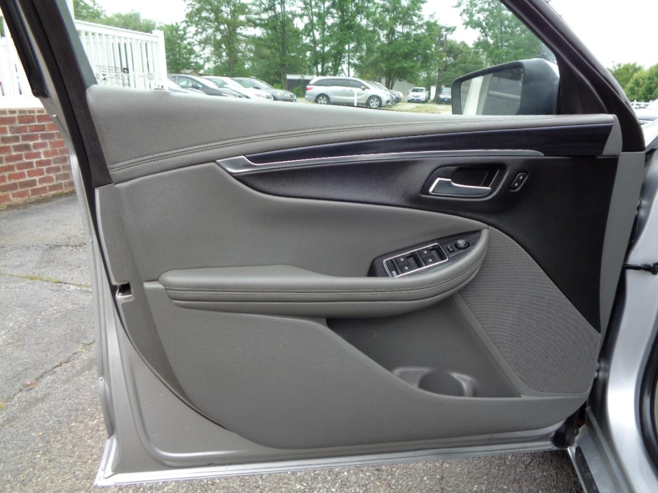 Chevrolet Impala 4dr Sdn LT w/1LT 2019