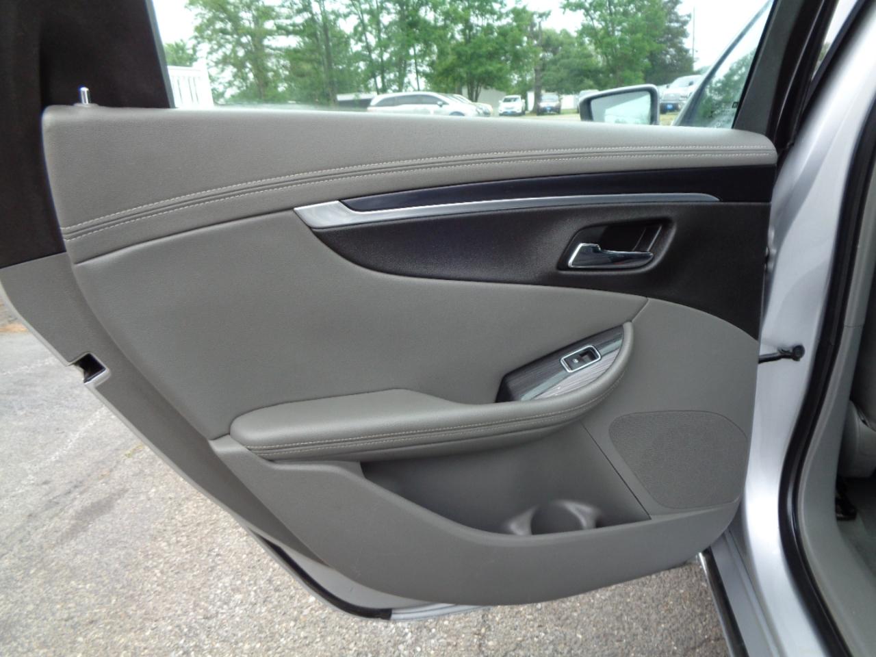 Chevrolet Impala 4dr Sdn LT w/1LT 2019