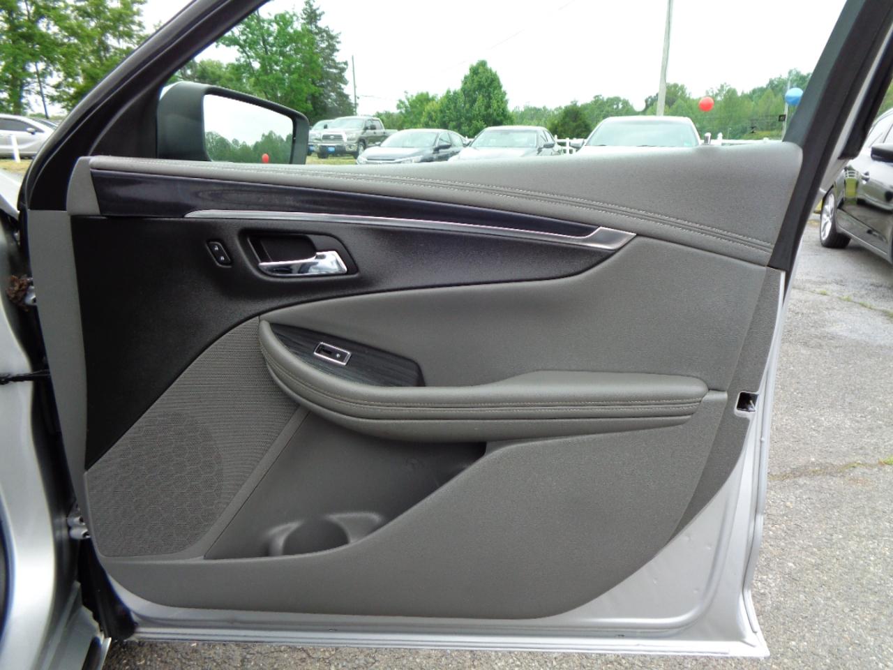 Chevrolet Impala 4dr Sdn LT w/1LT 2019