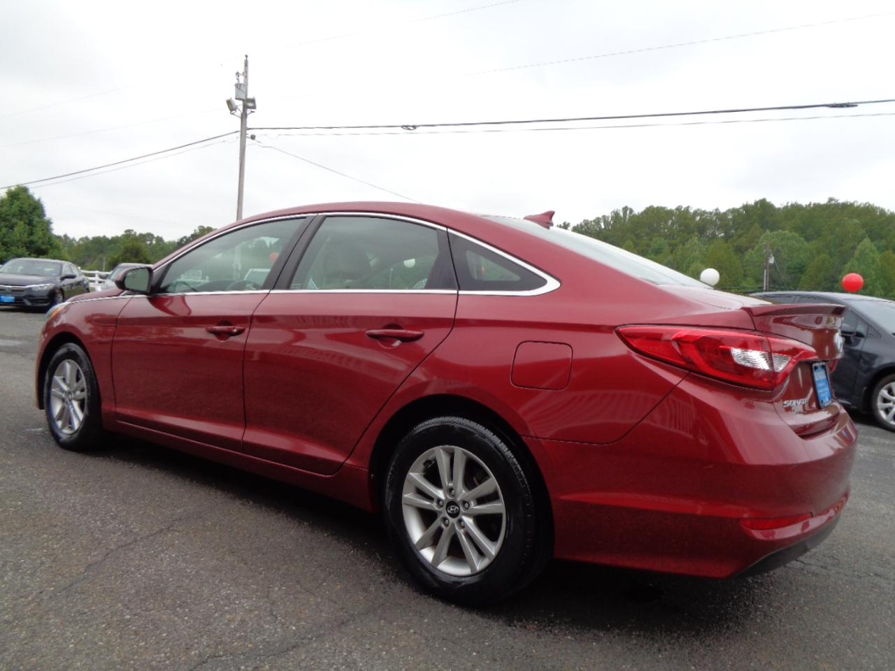 Hyundai Sonata 4dr Sdn 2.4L SE 2015