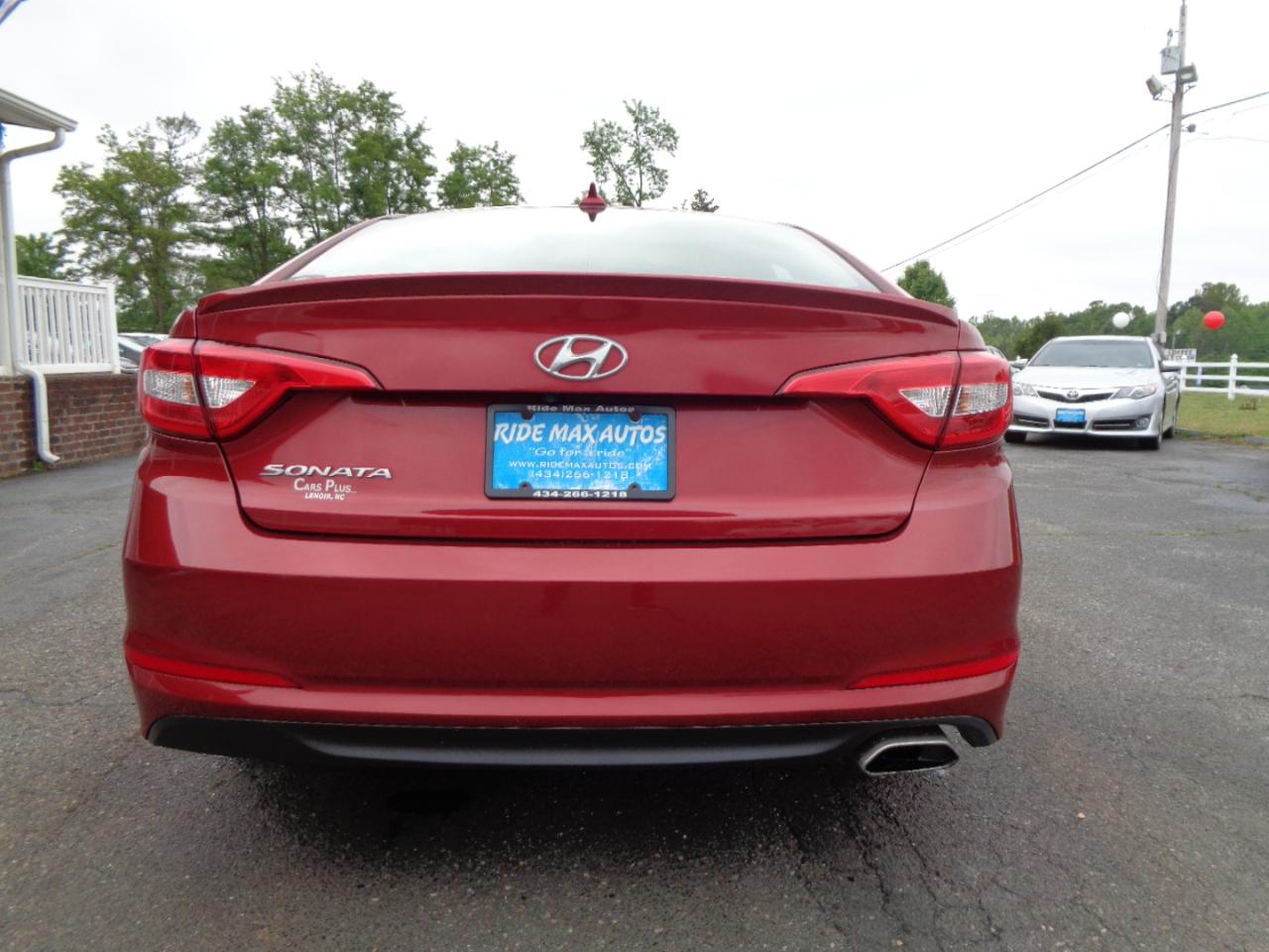 Hyundai Sonata 4dr Sdn 2.4L SE 2015