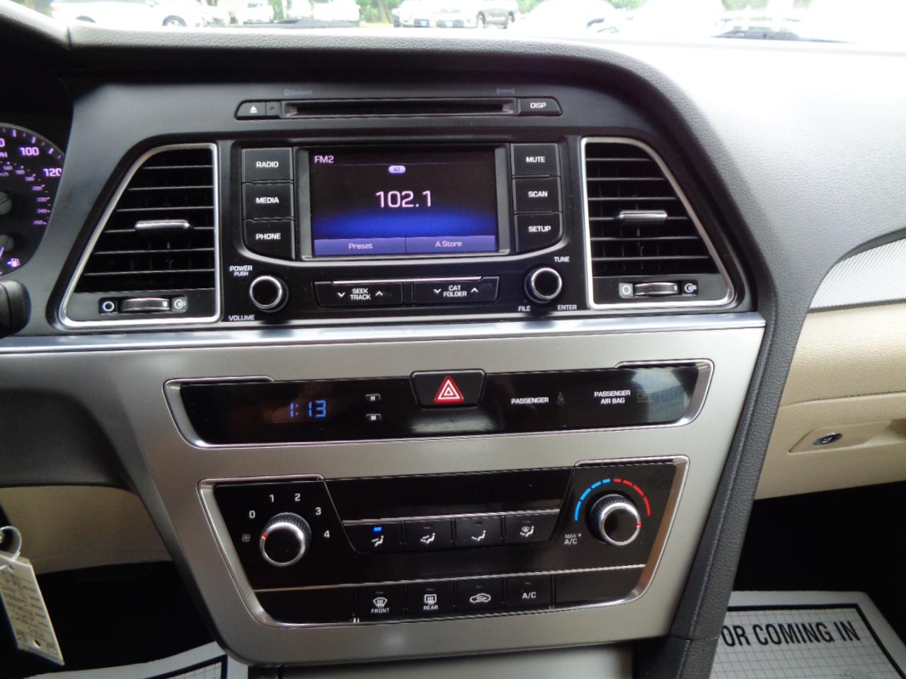 Hyundai Sonata 4dr Sdn 2.4L SE 2015