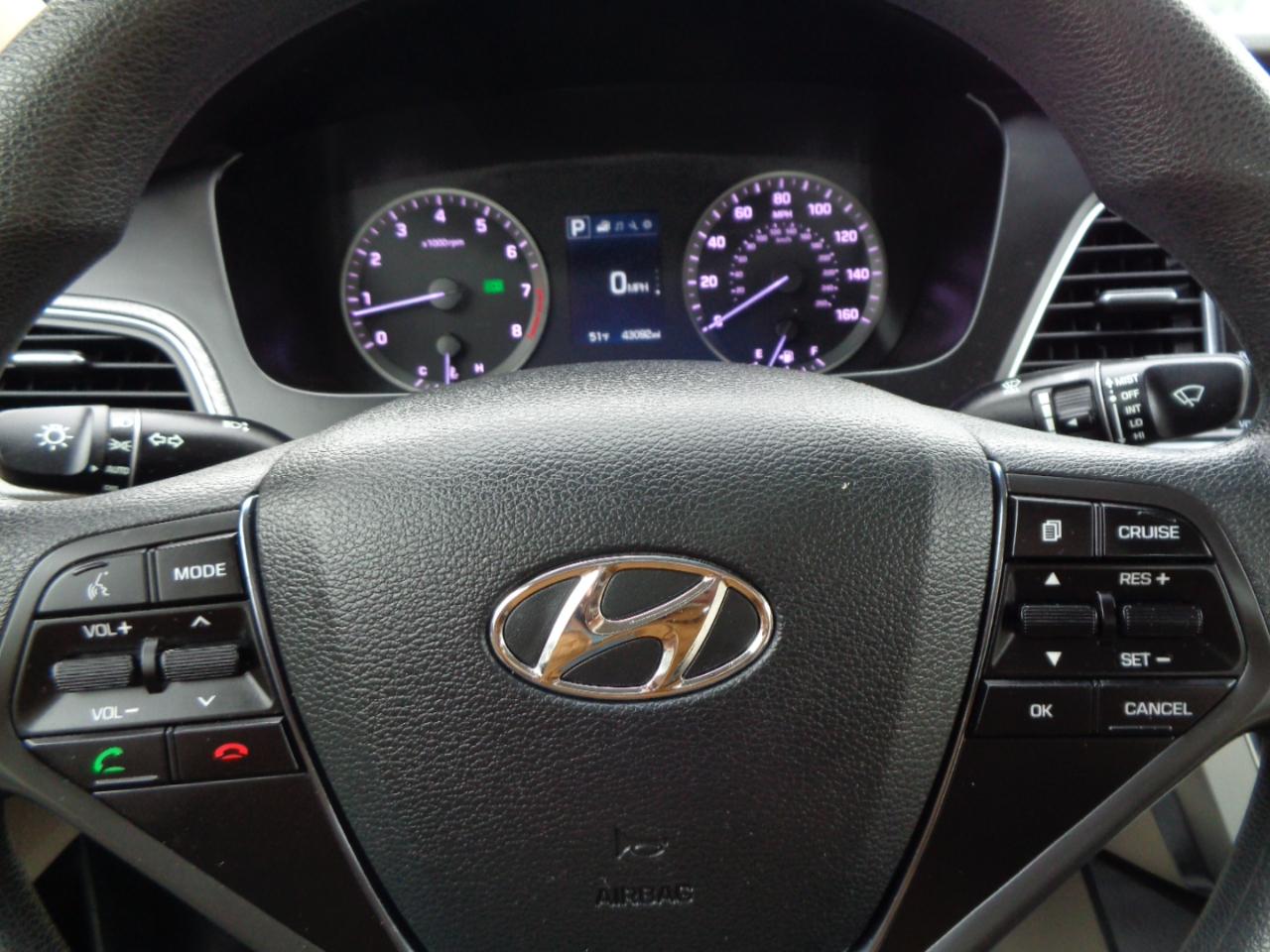 Hyundai Sonata 4dr Sdn 2.4L SE 2015