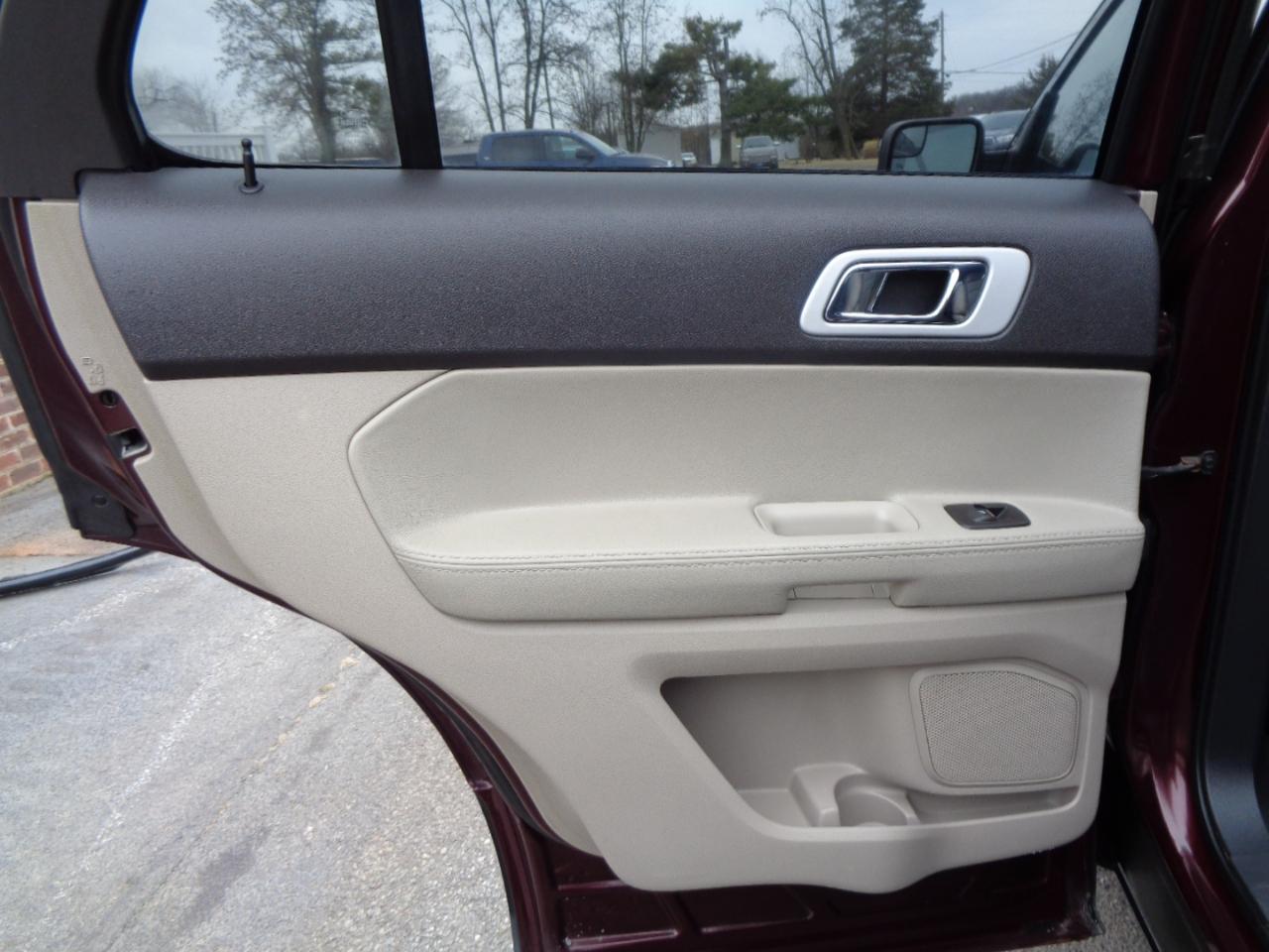 Ford Explorer 4WD 4dr XLT 2011