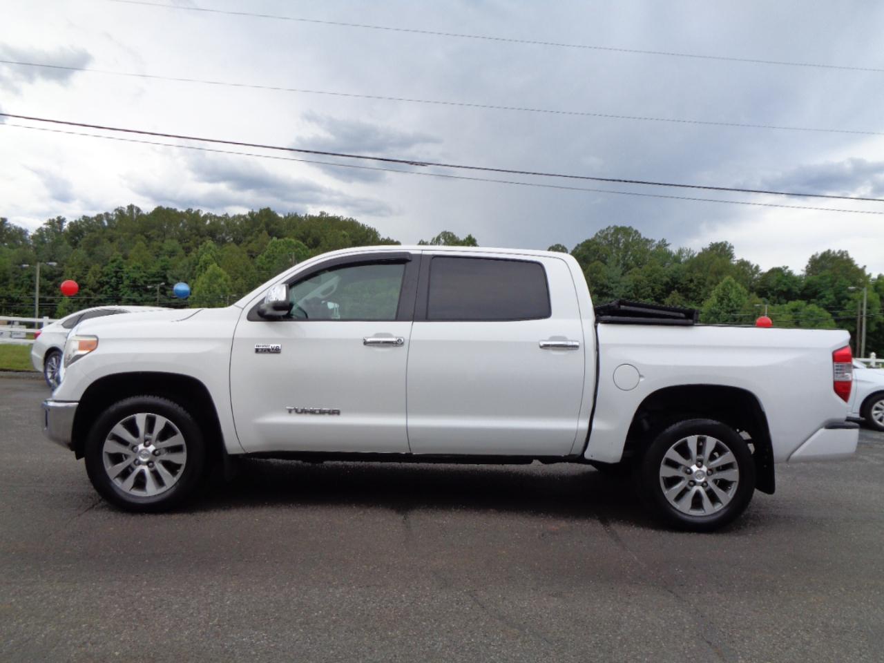 Toyota Tundra 4WD Truck CrewMax 5.7L V8 6-Spd AT LTD (Natl) 2016