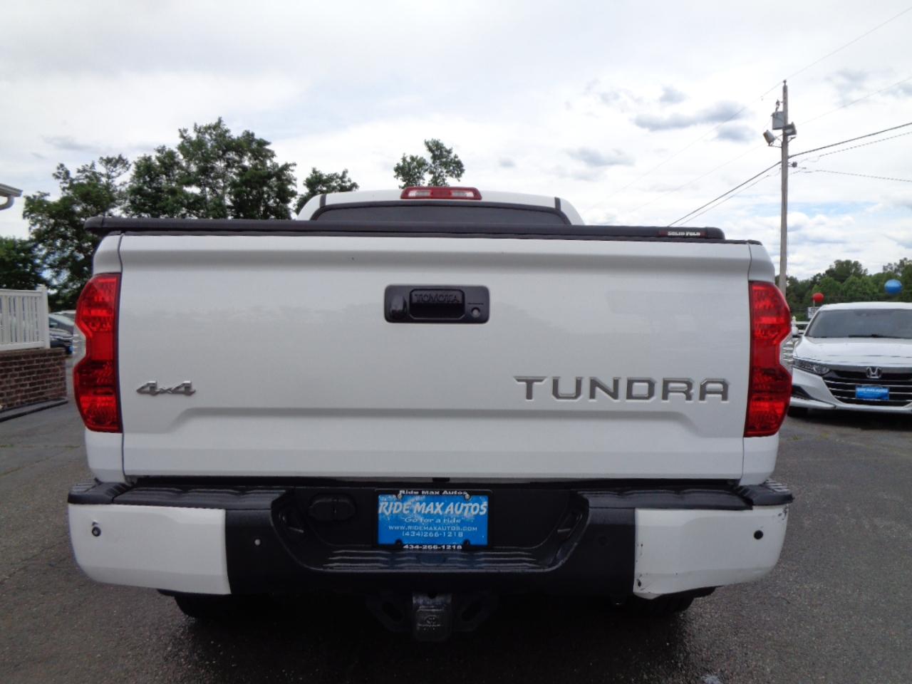 Toyota Tundra 4WD Truck CrewMax 5.7L V8 6-Spd AT LTD (Natl) 2016