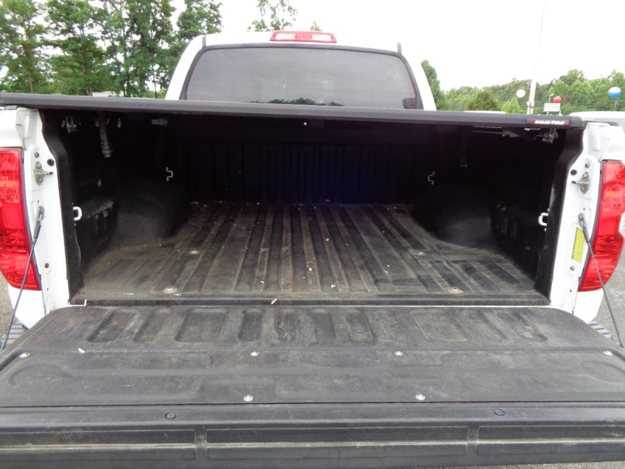 Toyota Tundra 4WD Truck CrewMax 5.7L V8 6-Spd AT LTD (Natl) 2016