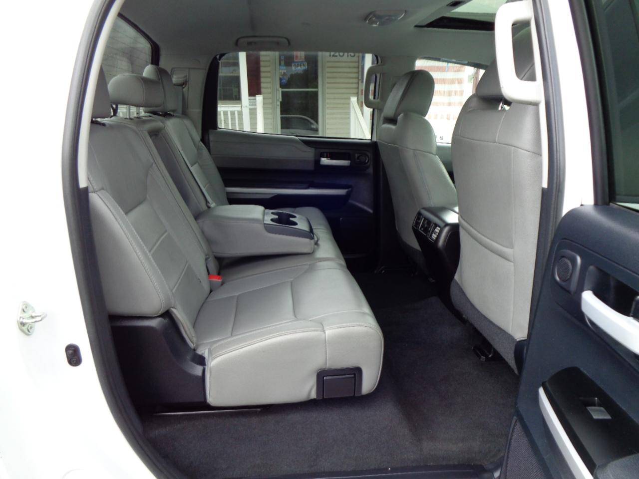 Toyota Tundra 4WD Truck CrewMax 5.7L V8 6-Spd AT LTD (Natl) 2016