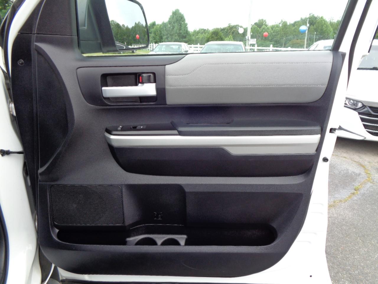Toyota Tundra 4WD Truck CrewMax 5.7L V8 6-Spd AT LTD (Natl) 2016