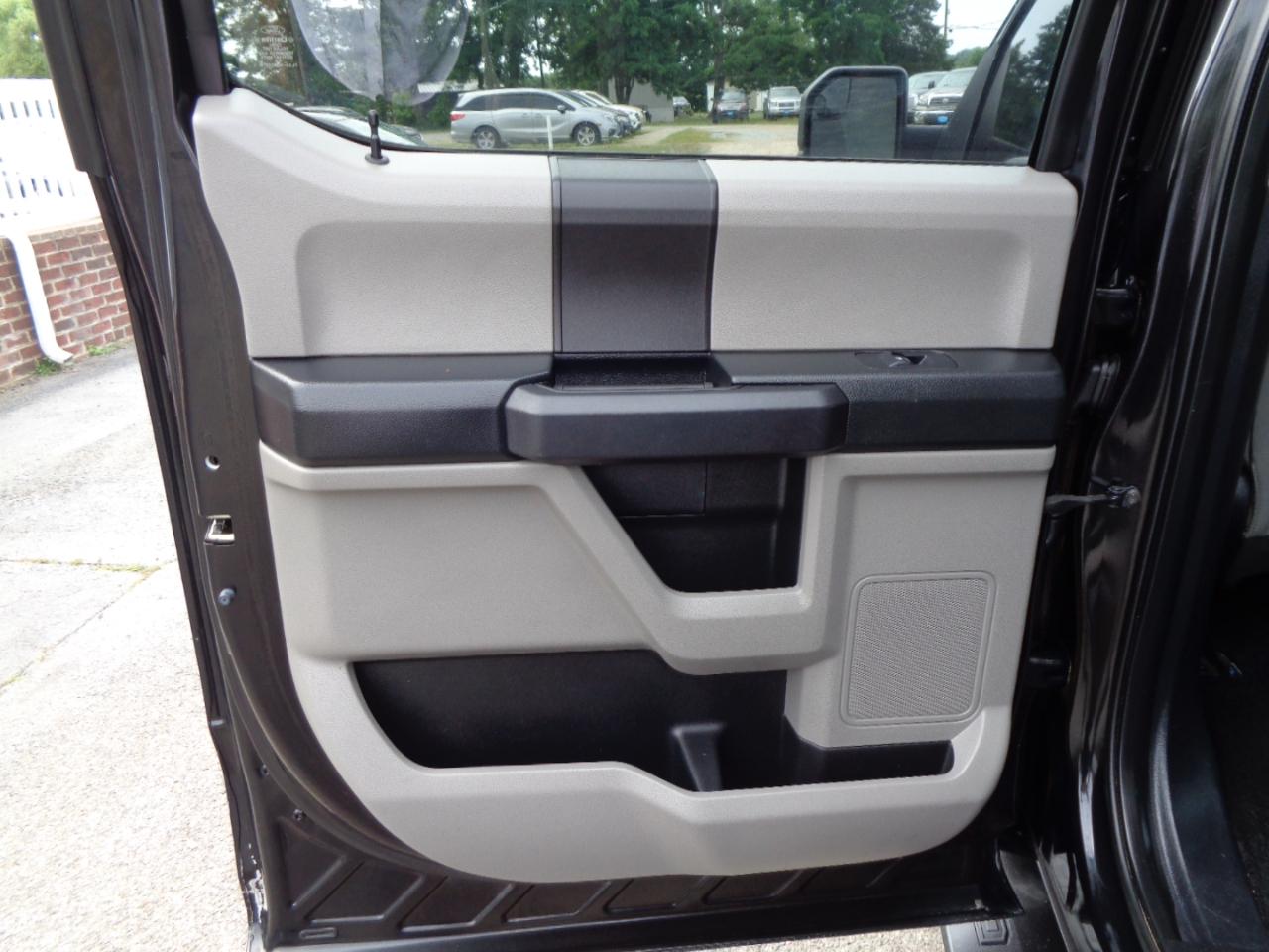 Ford F-150 4WD SuperCrew 145" XLT 2015