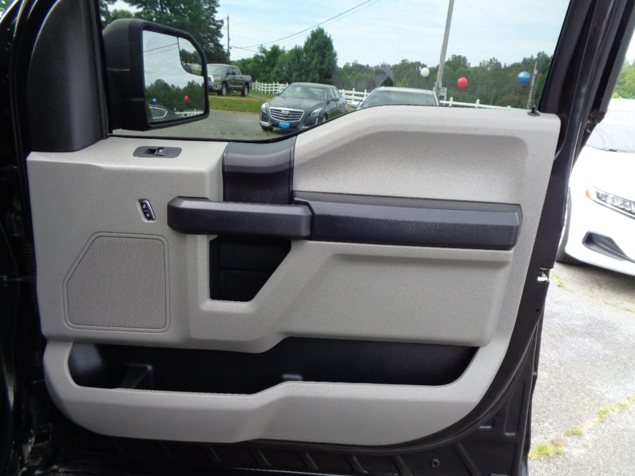 Ford F-150 4WD SuperCrew 145" XLT 2015