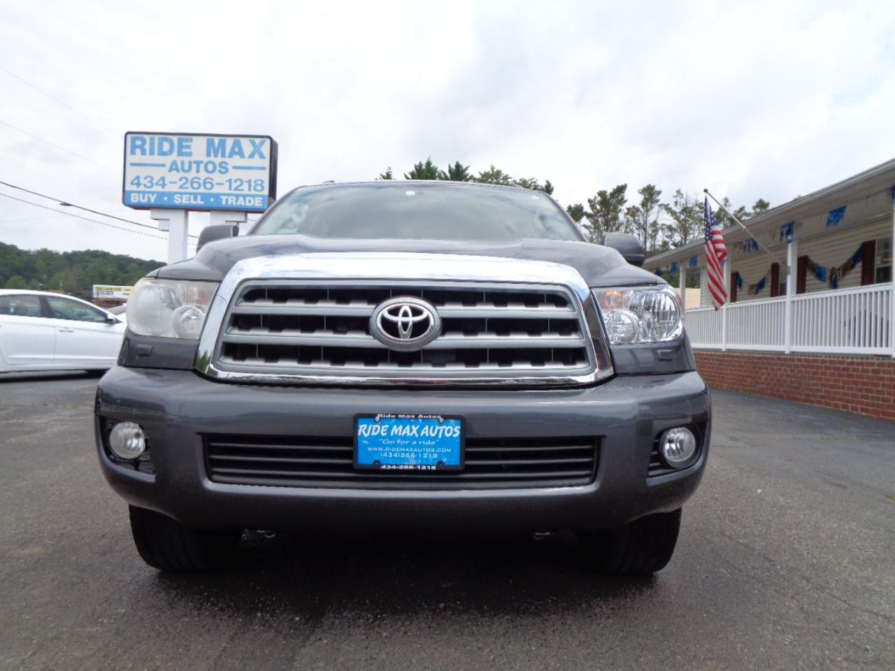 Toyota Sequoia SR5 4WD (Natl) 2017