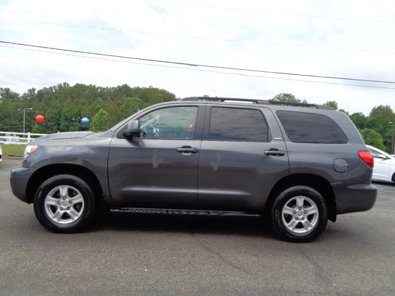 Toyota Sequoia SR5 4WD (Natl) 2017