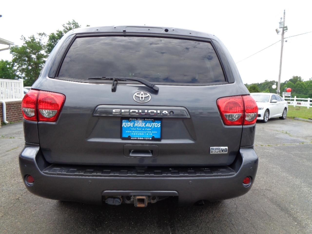 Toyota Sequoia SR5 4WD (Natl) 2017