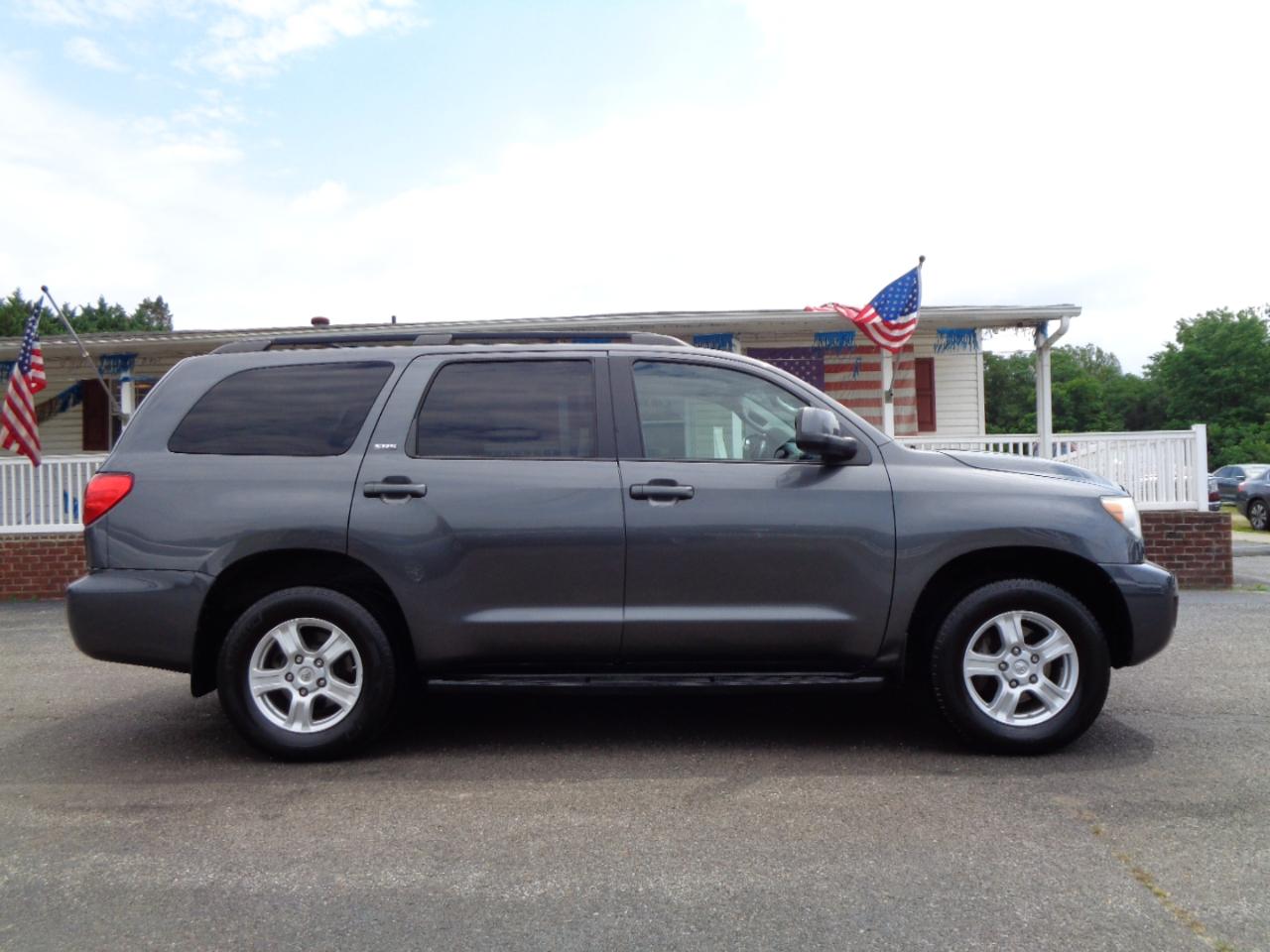 Toyota Sequoia SR5 4WD (Natl) 2017