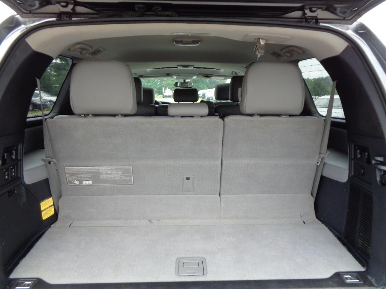 Toyota Sequoia SR5 4WD (Natl) 2017