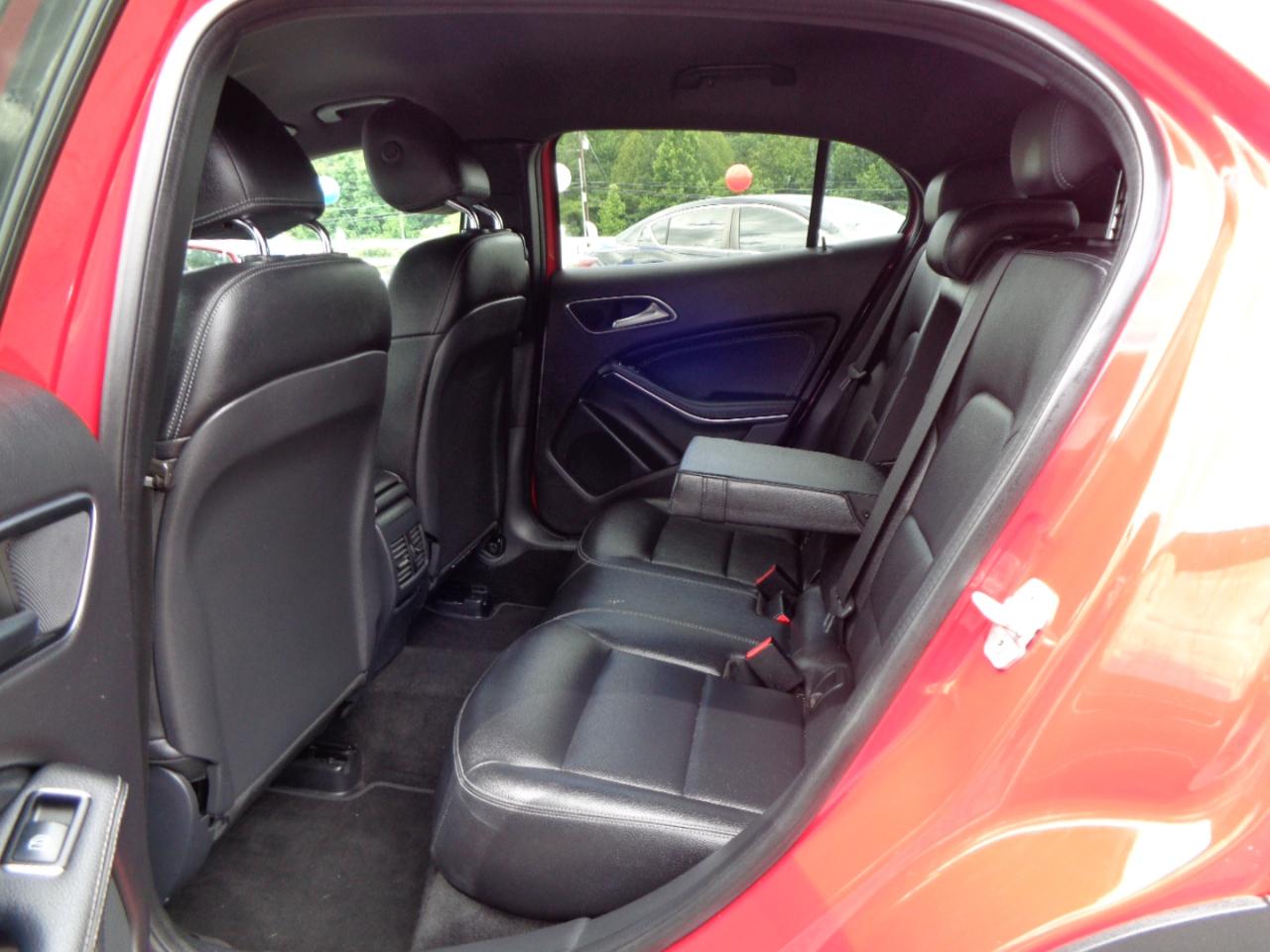 Mercedes-Benz GLA  2016