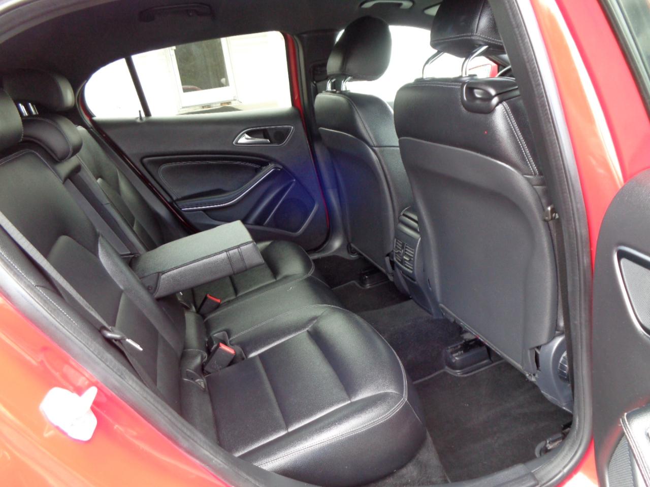 Mercedes-Benz GLA  2016