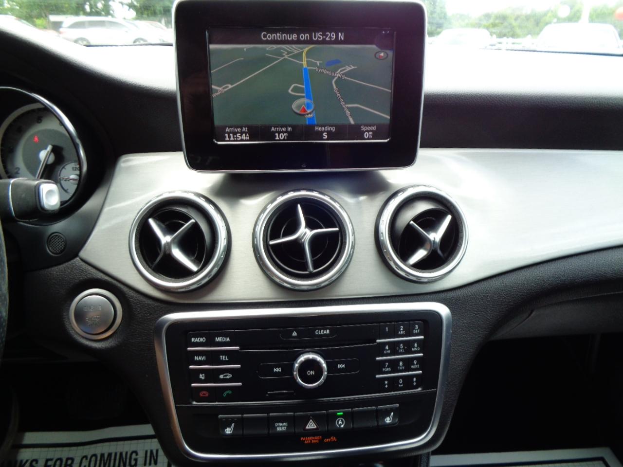 Mercedes-Benz GLA  2016