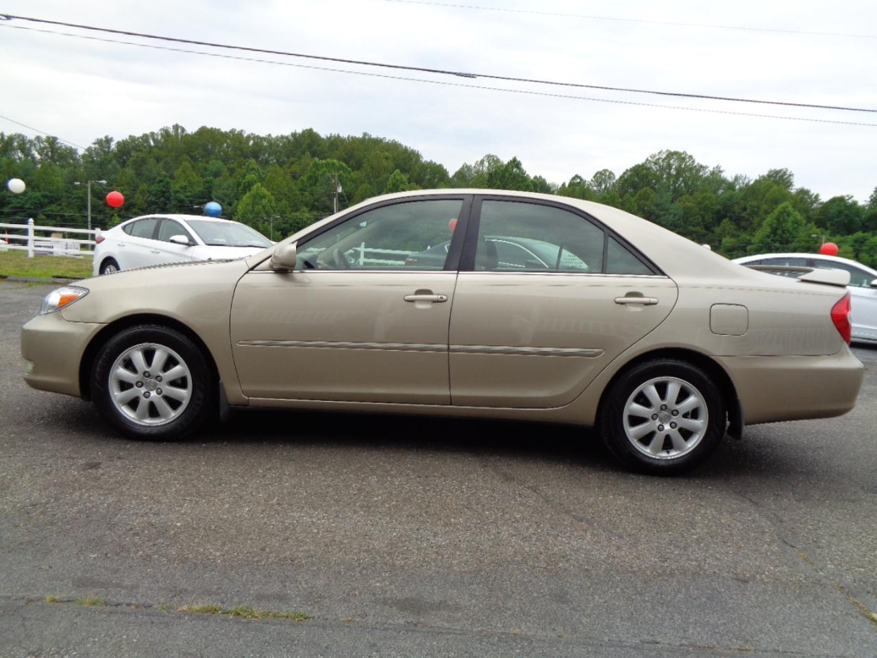 Toyota Camry 4dr Sdn XLE Auto (Natl) 2003