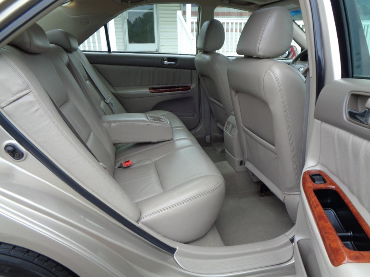Toyota Camry 4dr Sdn XLE Auto (Natl) 2003