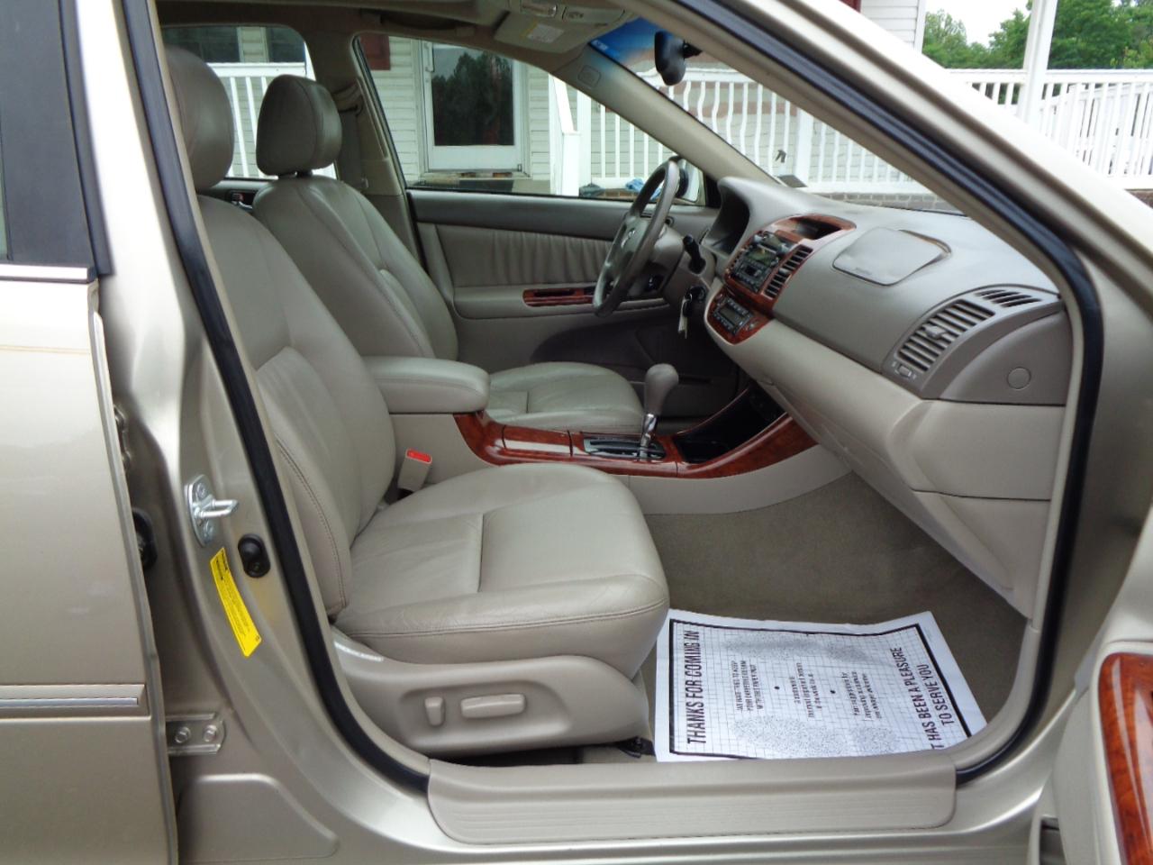 Toyota Camry 4dr Sdn XLE Auto (Natl) 2003