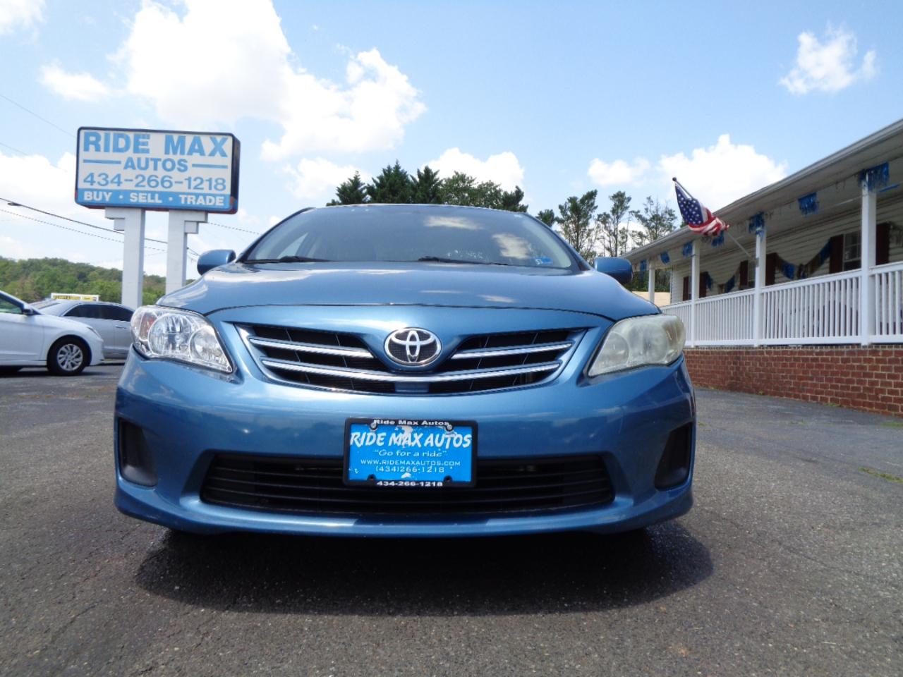 Toyota Corolla 4dr Sdn Auto LE Special Edition (Natl) 2013