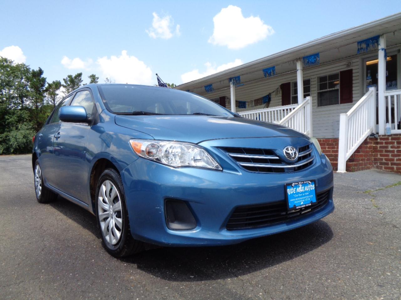 Toyota Corolla 4dr Sdn Auto LE Special Edition (Natl) 2013