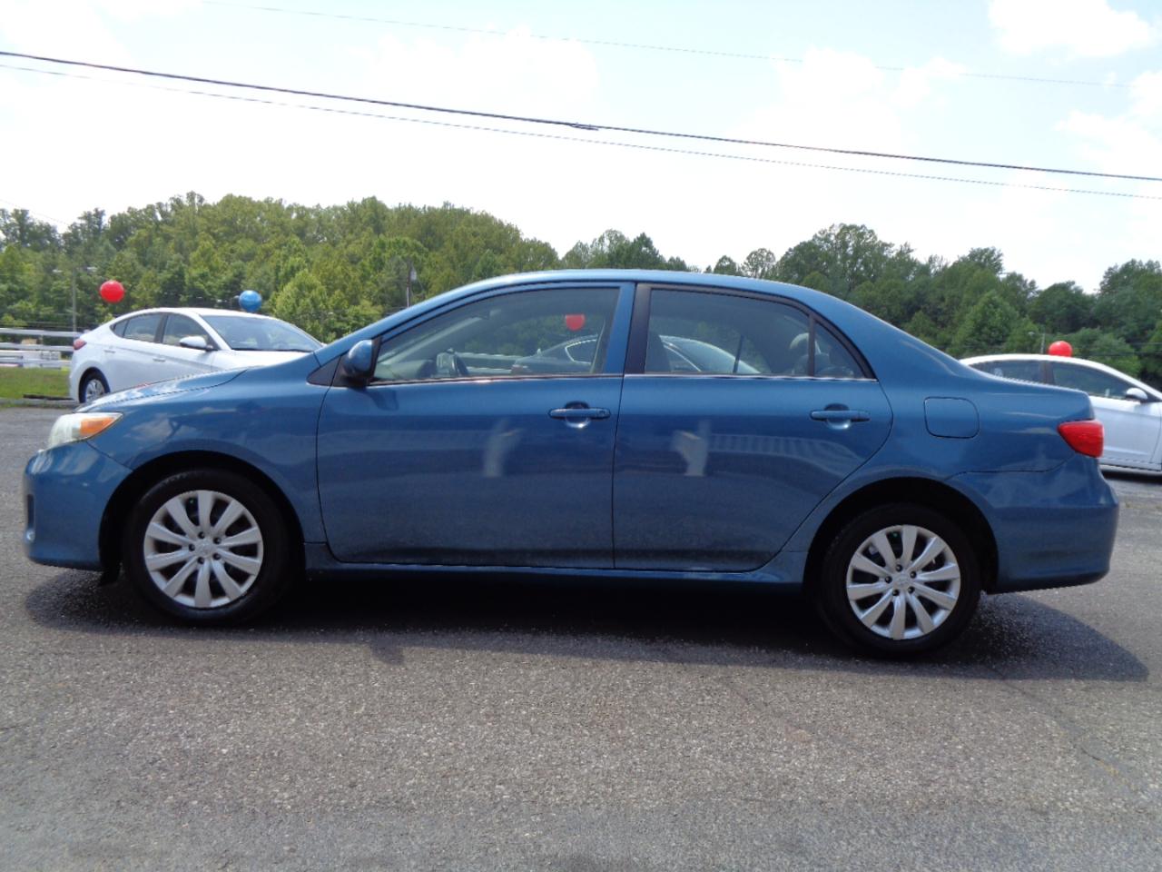 Toyota Corolla 4dr Sdn Auto LE Special Edition (Natl) 2013