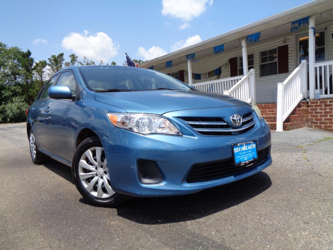 Toyota Corolla 4dr Sdn Auto LE Special Edition (Natl) 2013