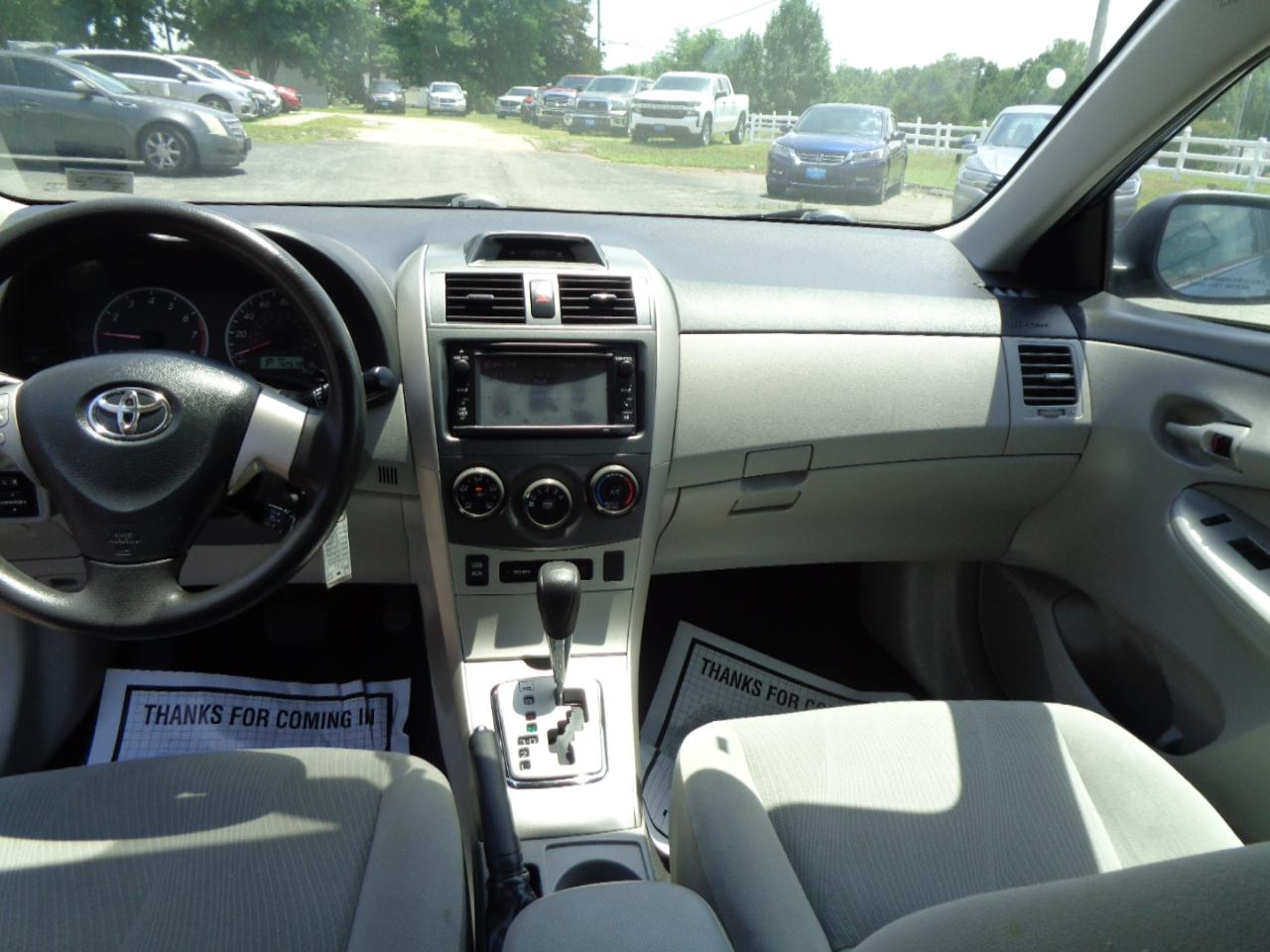Toyota Corolla 4dr Sdn Auto LE Special Edition (Natl) 2013
