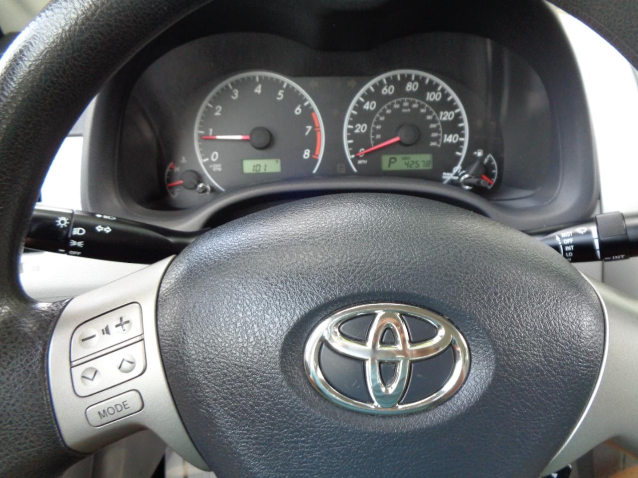 Toyota Corolla 4dr Sdn Auto LE Special Edition (Natl) 2013