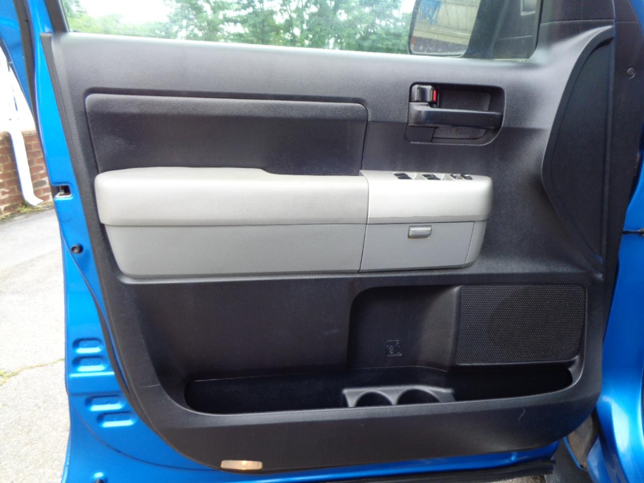 Toyota Tundra 4WD Double 145.7" 4.7L V8 SR5 (Natl 2007