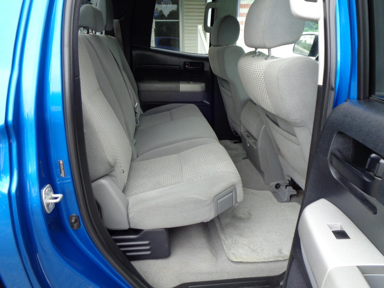 Toyota Tundra 4WD Double 145.7" 4.7L V8 SR5 (Natl 2007