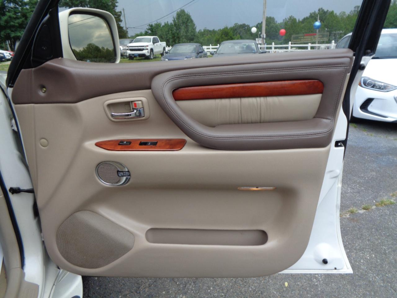 Lexus LX 470 4dr SUV 2002