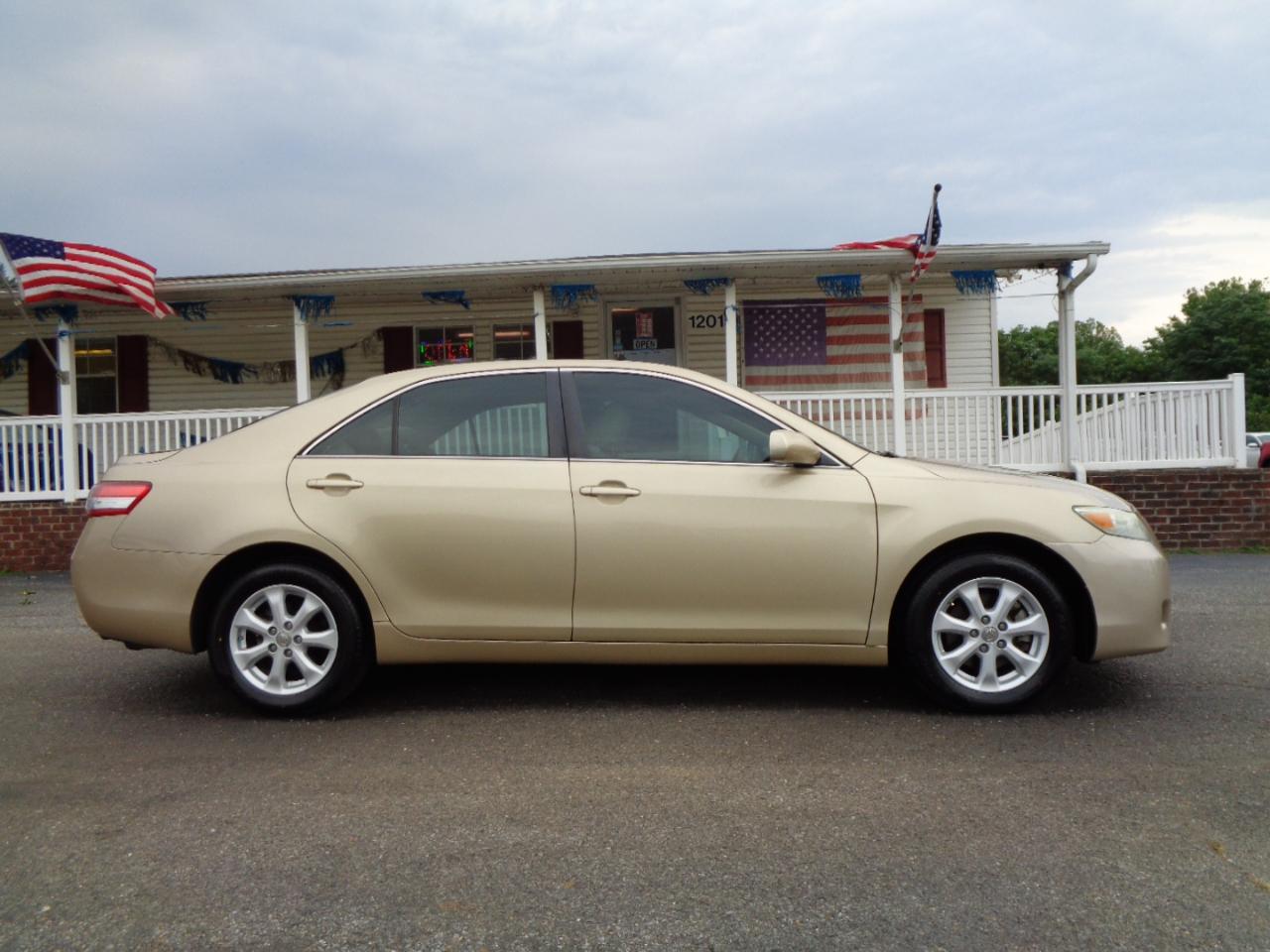 Toyota Camry  2011