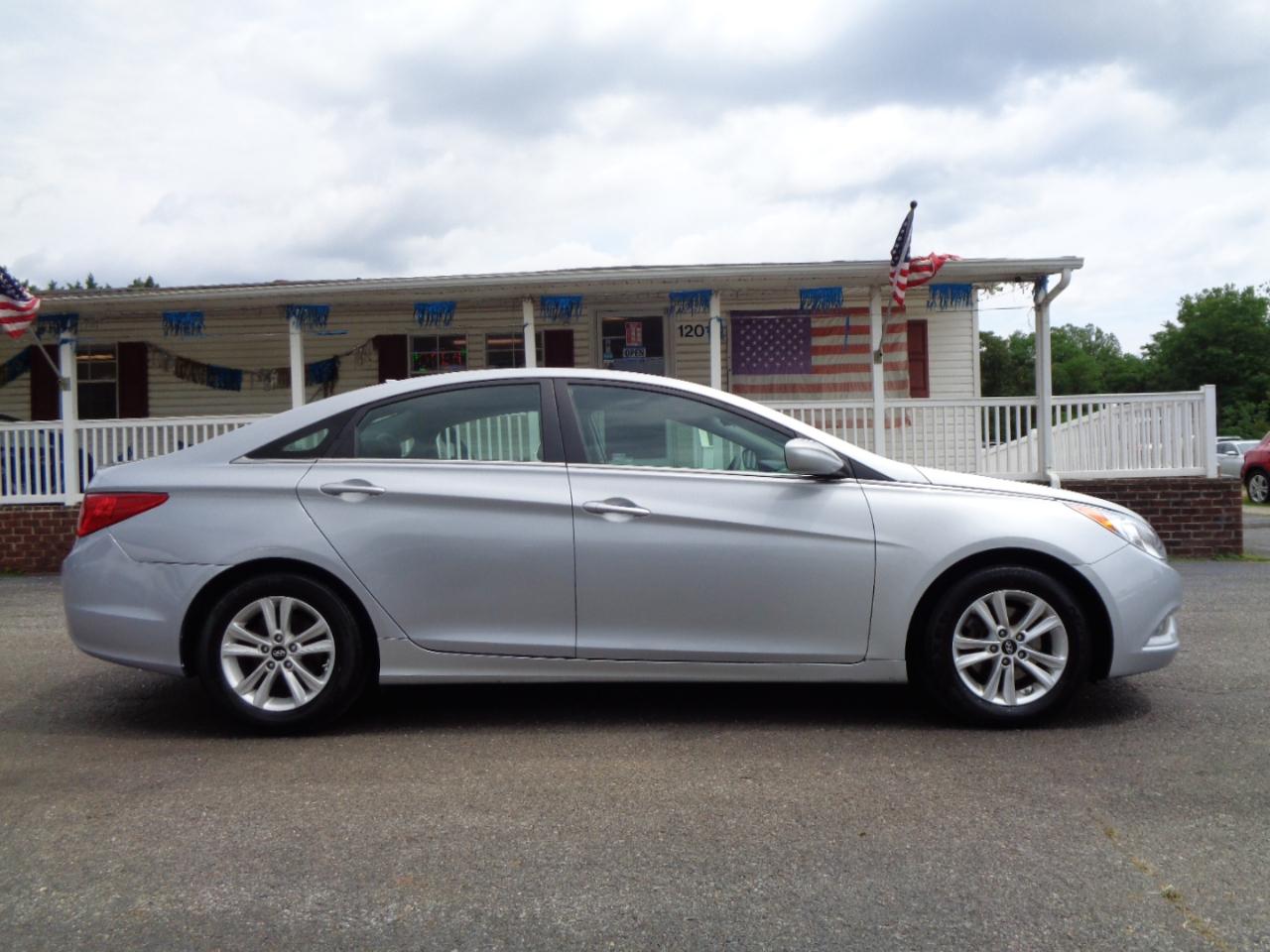 Hyundai Sonata 4dr Sdn 2.4L Auto GLS PZEV 2013