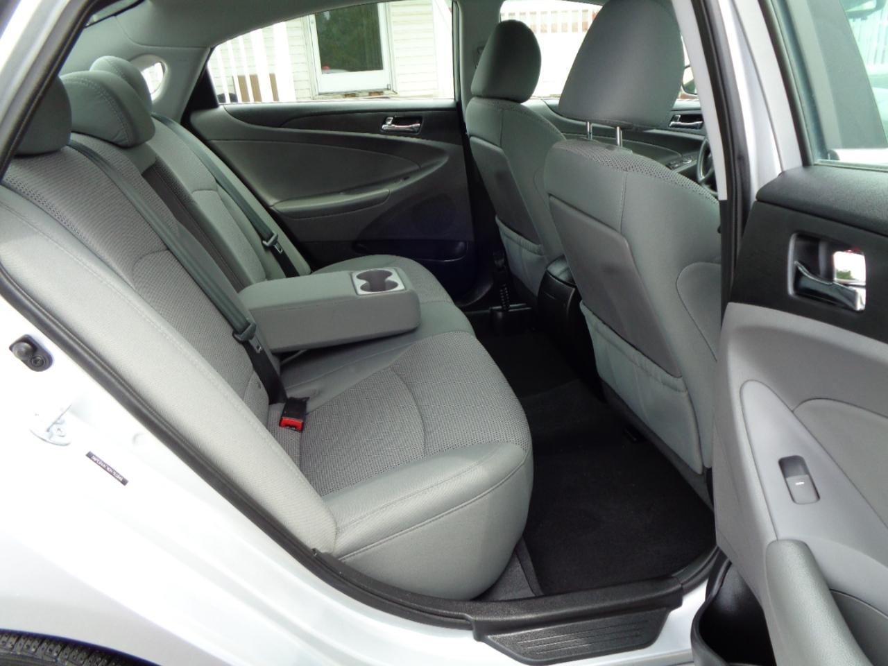 Hyundai Sonata 4dr Sdn 2.4L Auto GLS PZEV 2013