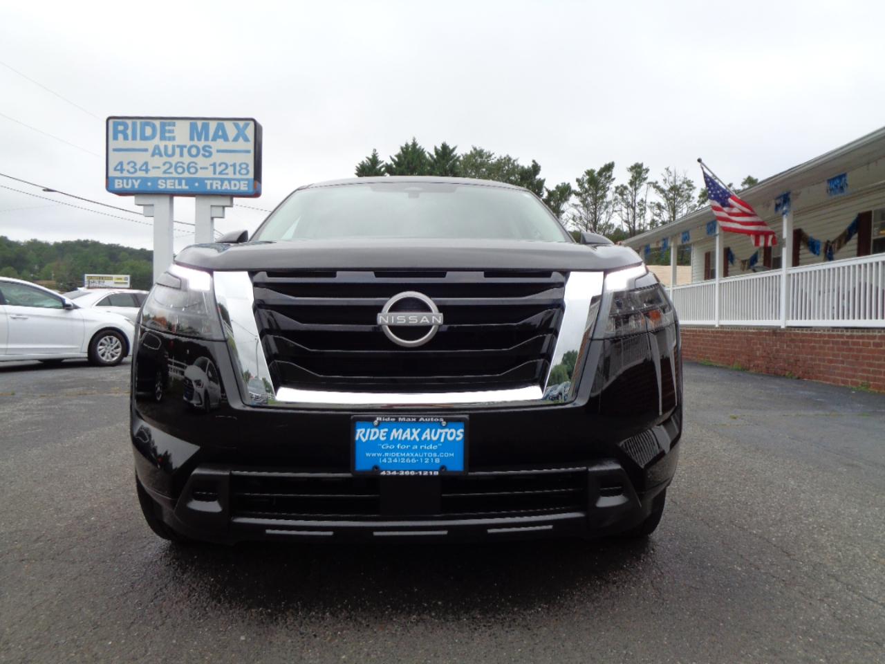 Nissan Pathfinder SV 4WD 2024