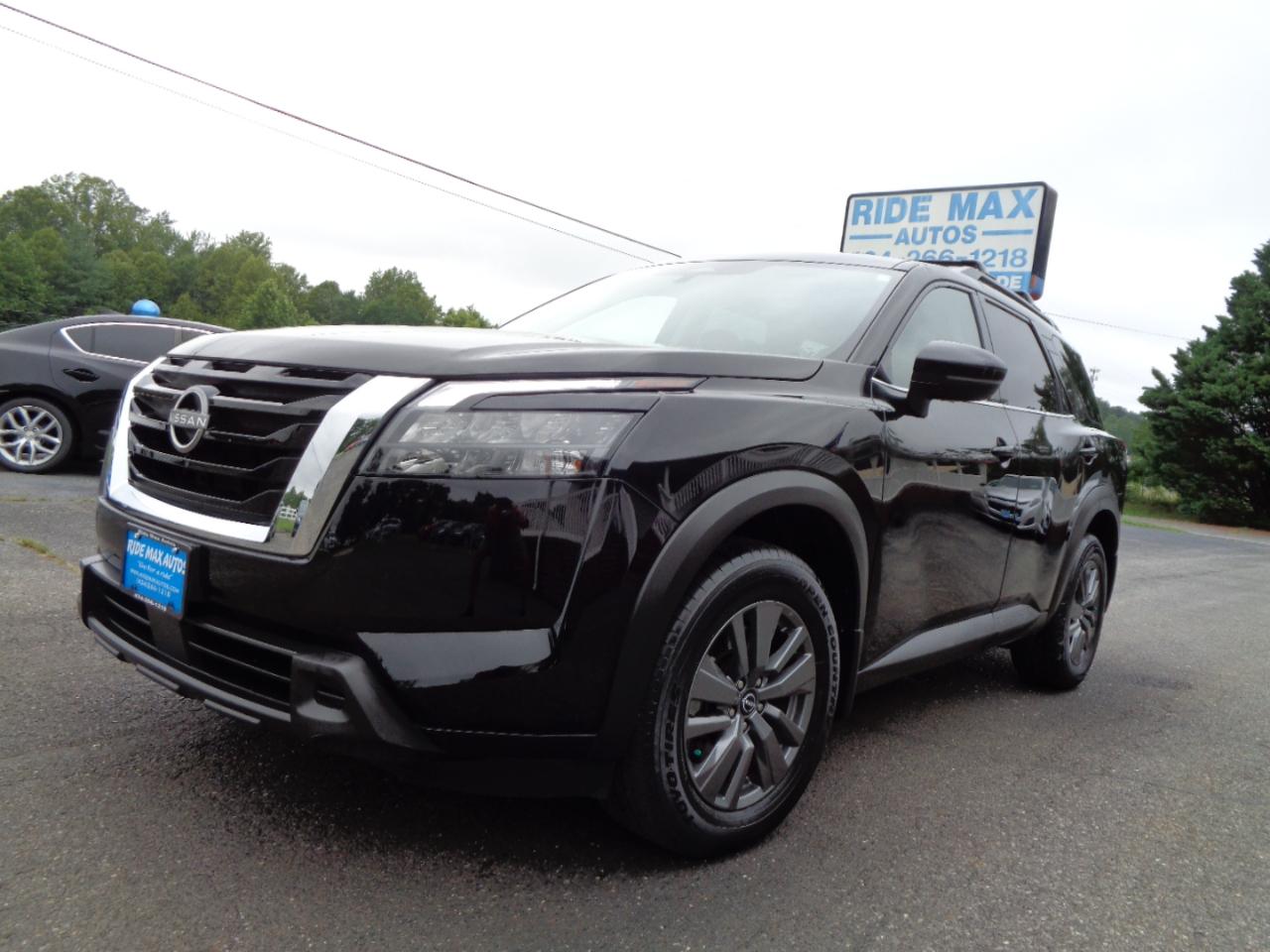 Nissan Pathfinder SV 4WD 2024