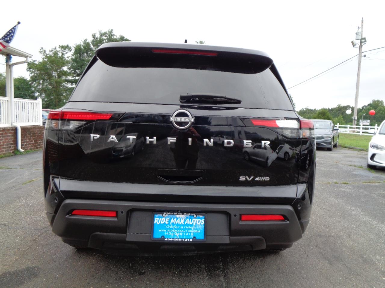 Nissan Pathfinder SV 4WD 2024