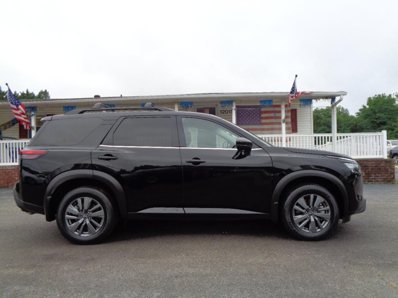 Nissan Pathfinder SV 4WD 2024