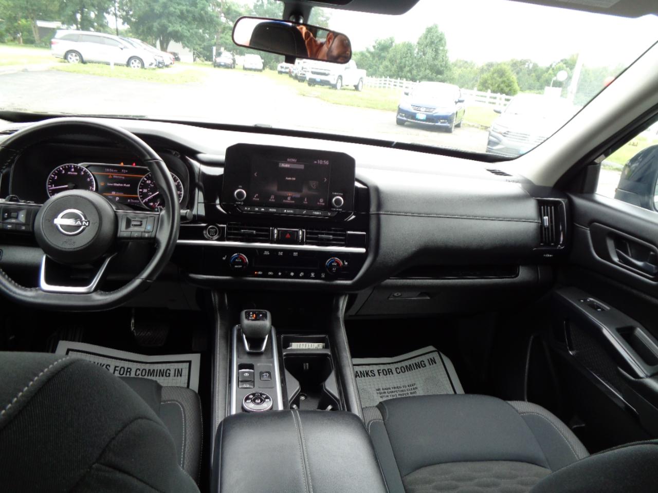 Nissan Pathfinder SV 4WD 2024