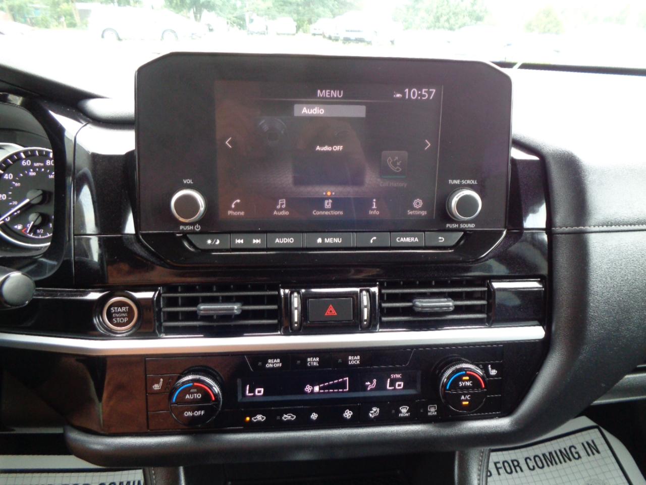 Nissan Pathfinder SV 4WD 2024