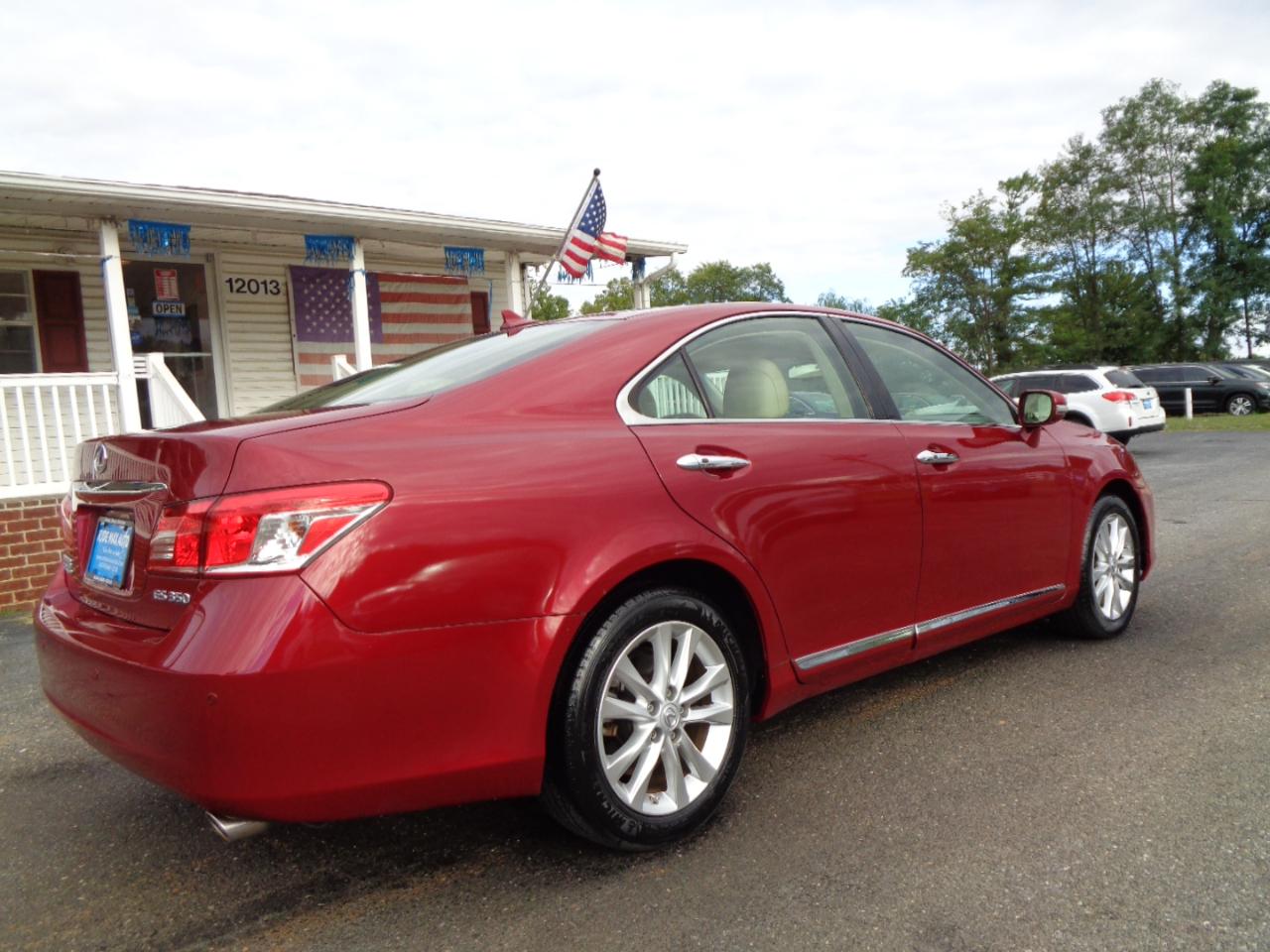 Lexus ES 350 4D Luxury Sedan 2010