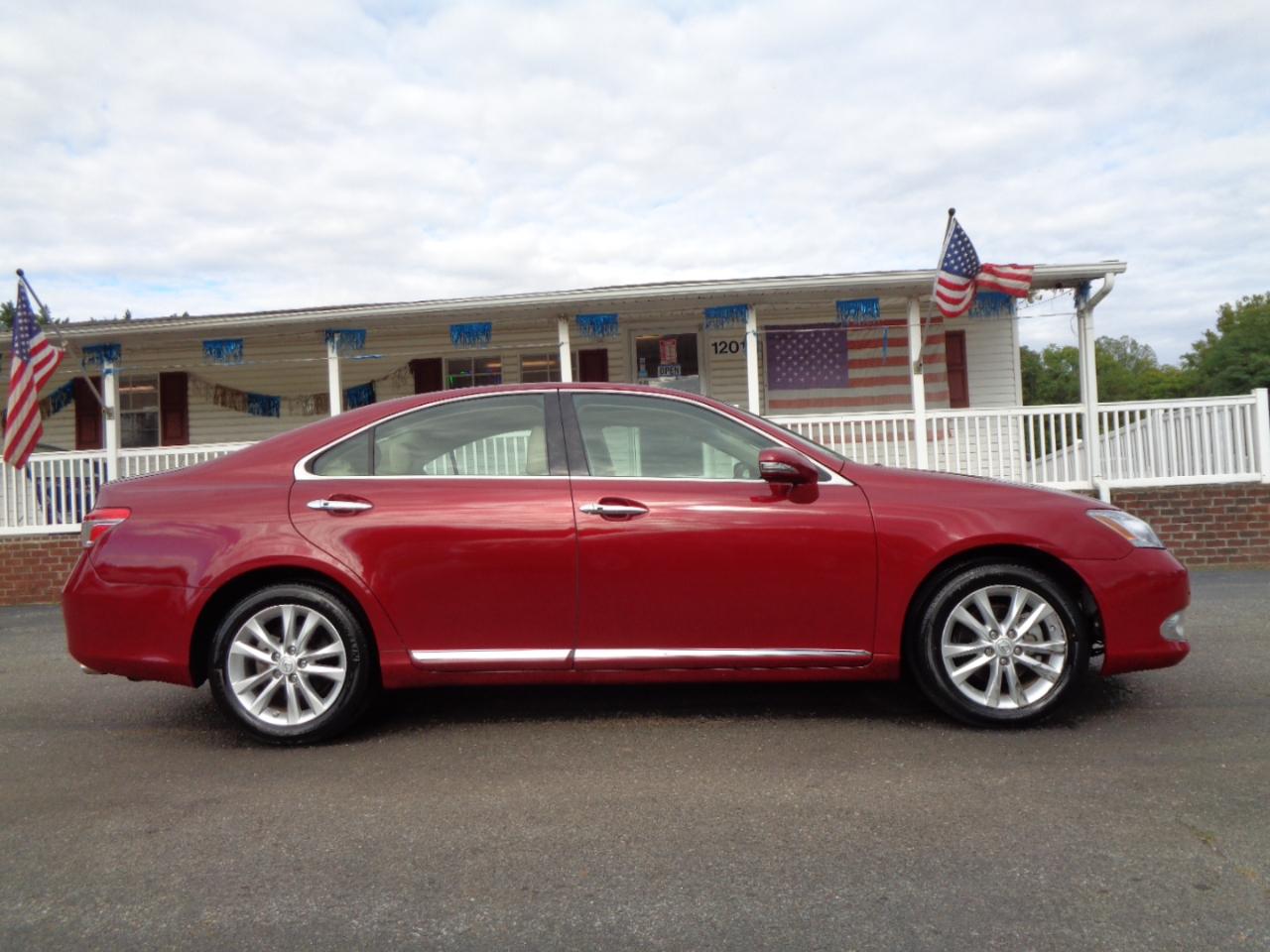 Lexus ES 350 4D Luxury Sedan 2010